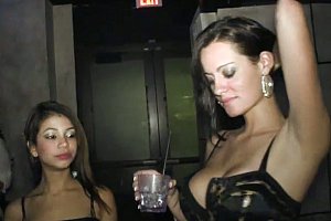 欧美丰满熟妇肏屄视频
